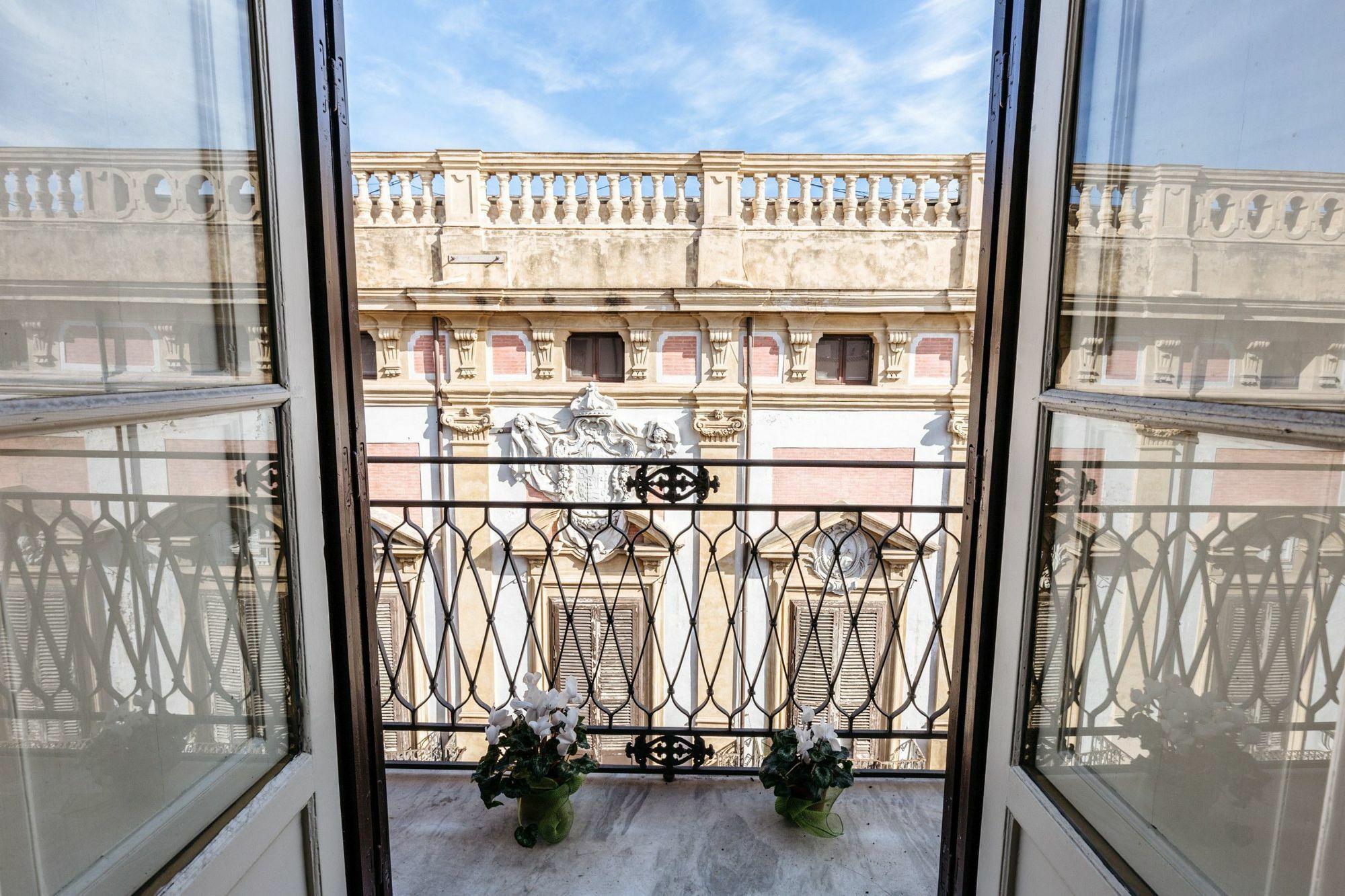 Sant'Elia Prestige Apartment With Balcony Palermo Exterior photo
